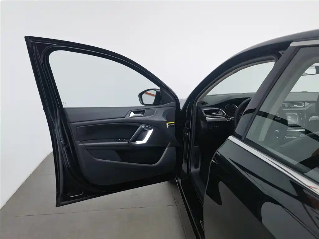 PEUGEOT 408 2015