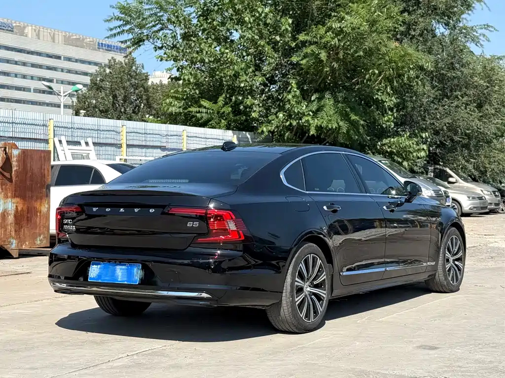 VOLVO S90 2021