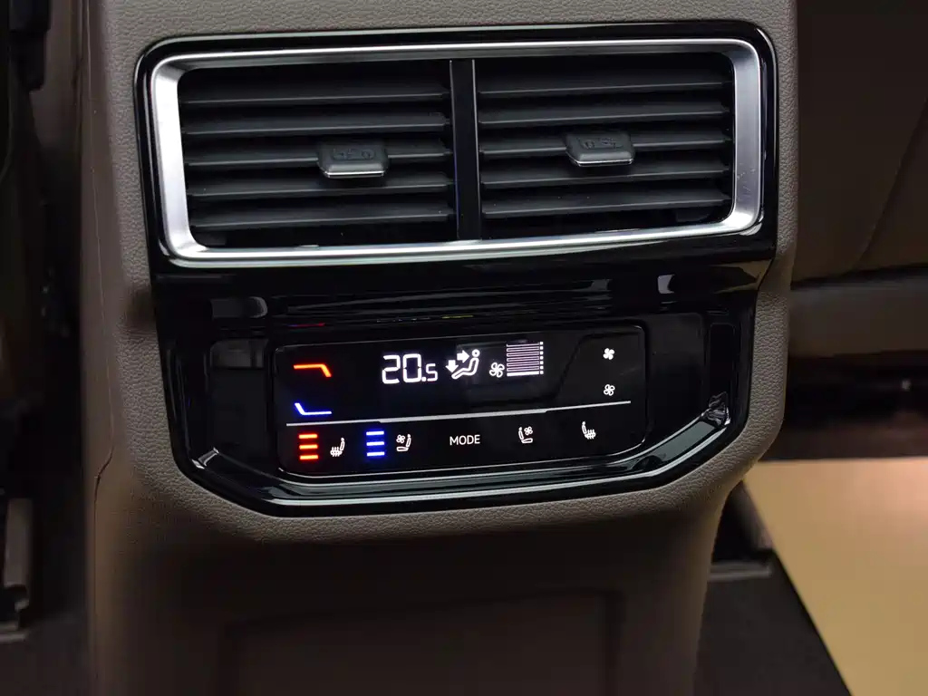 VOLKSWAGEN VILORAN 2024