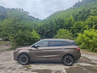 TRAUM S70  2018 YEAR 1.5T MANUAL COMFORT 7 SEATS 2018