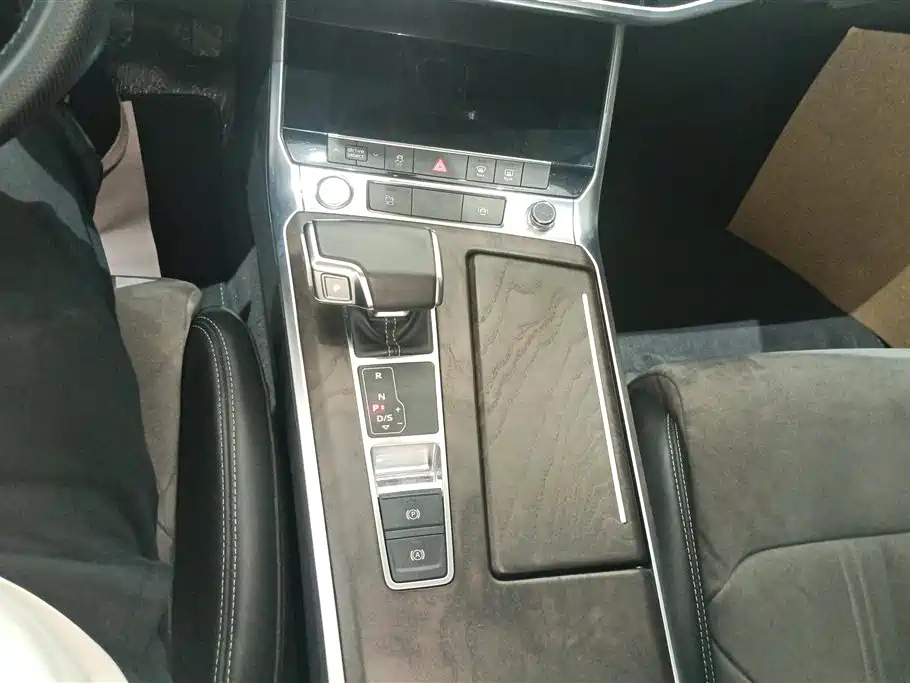 AUDI A6L 2019