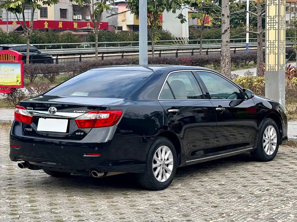 TOYOTA CAMRY 2013