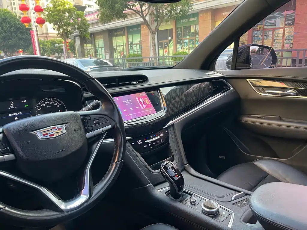CADILLAC XT6 2021
