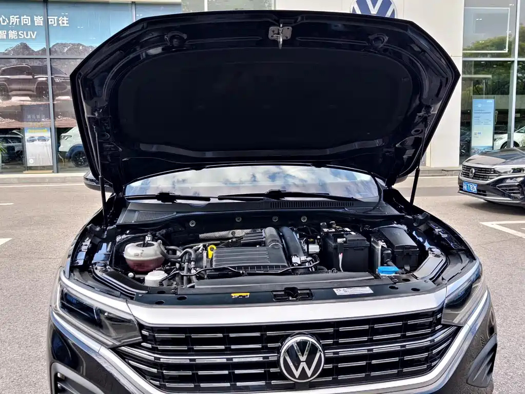 VOLKSWAGEN PASSAT 2022