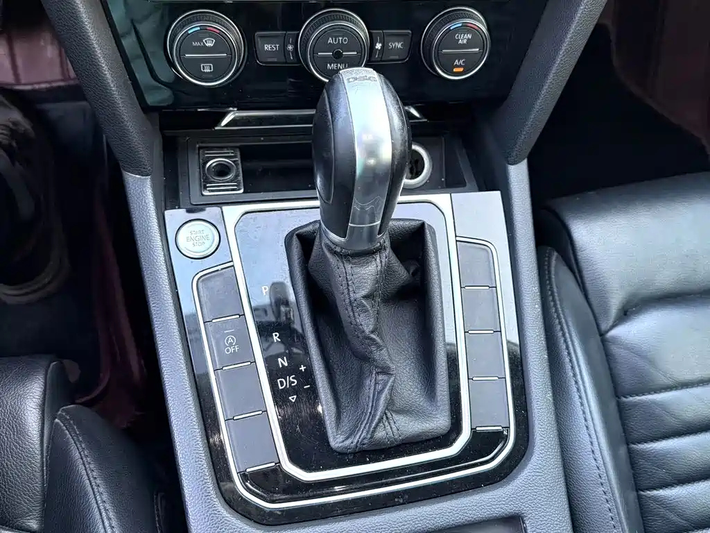 VOLKSWAGEN MAGOTAN 2018