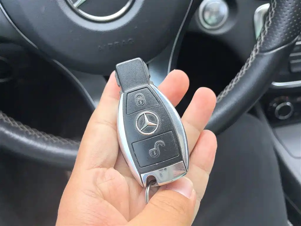 MERCEDES BENZ GLA 2017