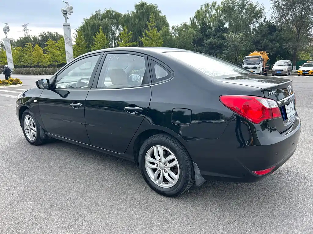 HYUNDAI CELESTA 2015