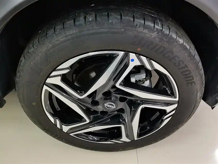NISSAN QASHQAI 2025