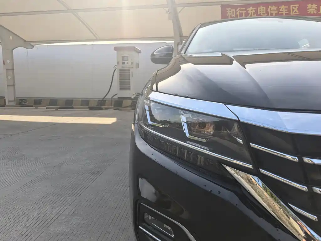 VOLKSWAGEN PASSAT 2019