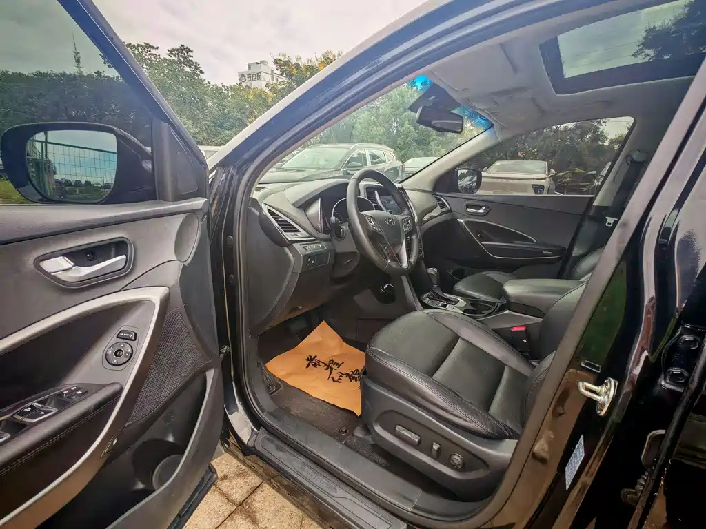HYUNDAI SANTAFE 2013