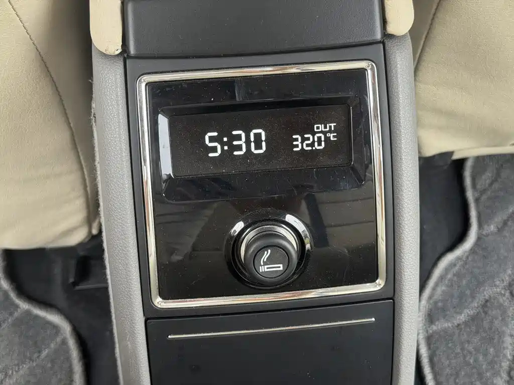 SKODA SUPERB 2013