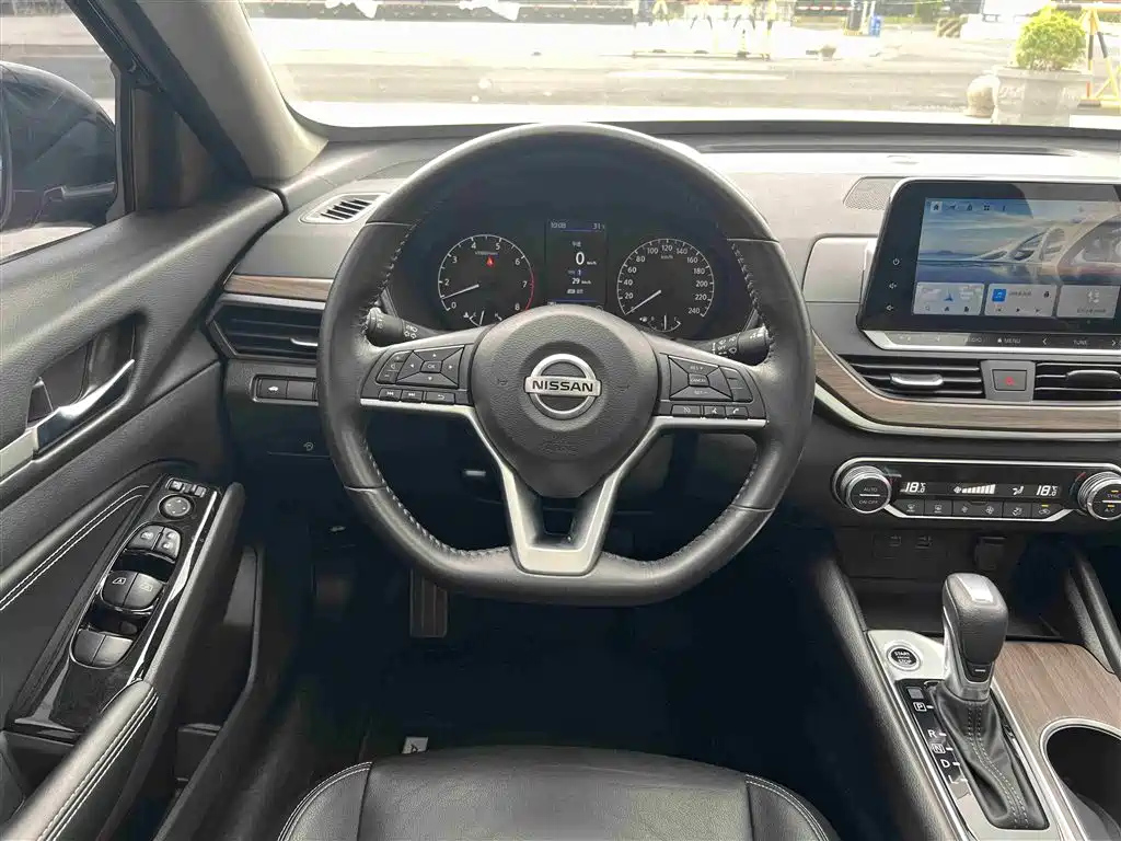 NISSAN TEANA 2021