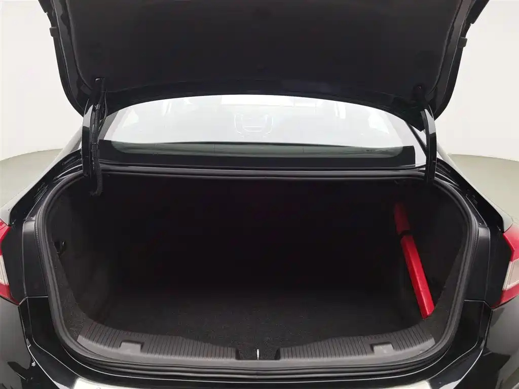 CHEVROLET CRUZE 2018