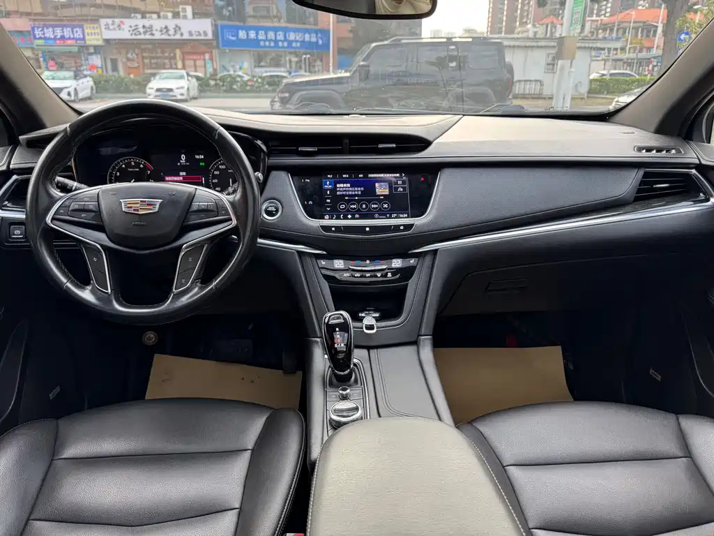 CADILLAC XT5 2021