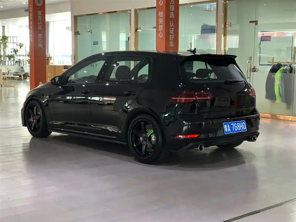 VOLKSWAGEN GOLF GTI 2018