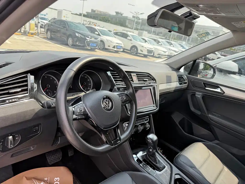 VOLKSWAGEN TIGUAN L 2020