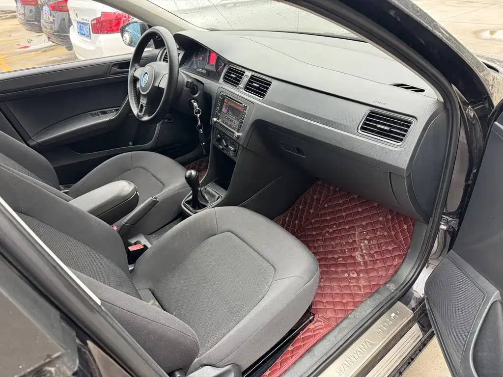 VOLKSWAGEN SANTANA 2016