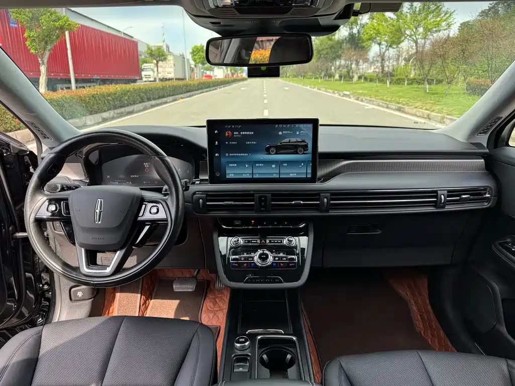 LINCOLN ADVENTURER 2023