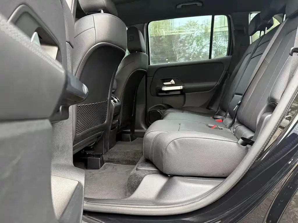 MERCEDES BENZ GLB 2024