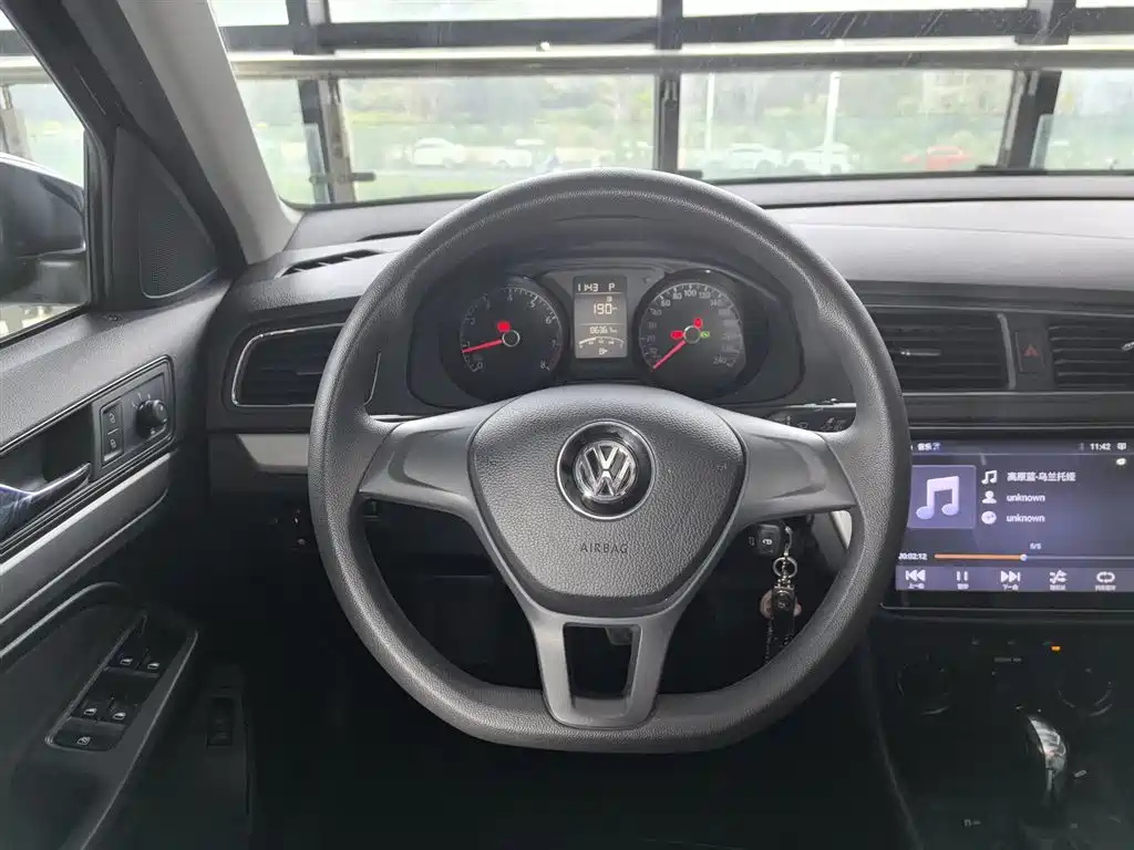 VOLKSWAGEN LAVIDA 2016