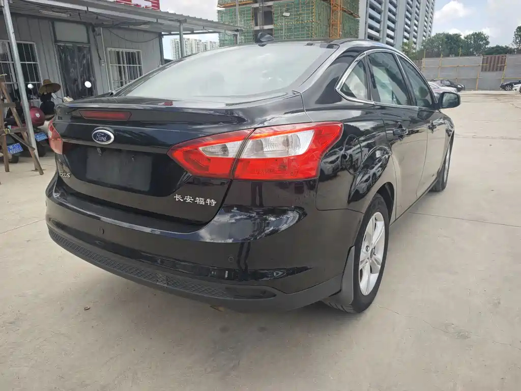 FORD FOCUS 2012
