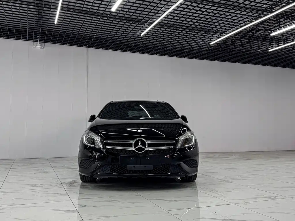 MERCEDES BENZ A-CLASS IMPORT 2015