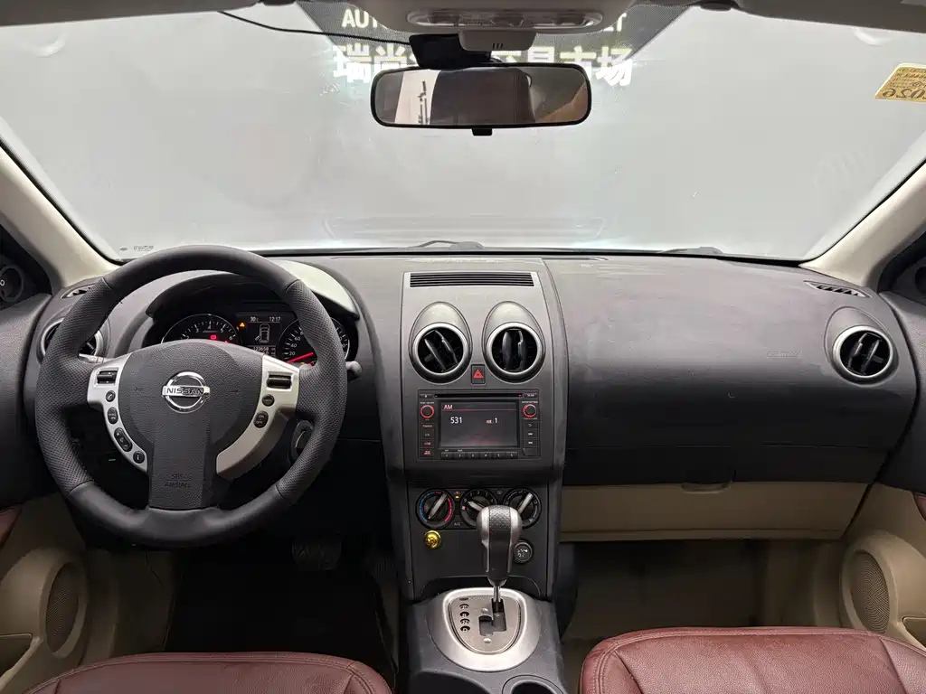NISSAN QASHQAI 2015