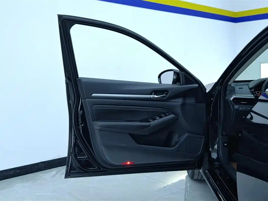 NISSAN TEANA 2021