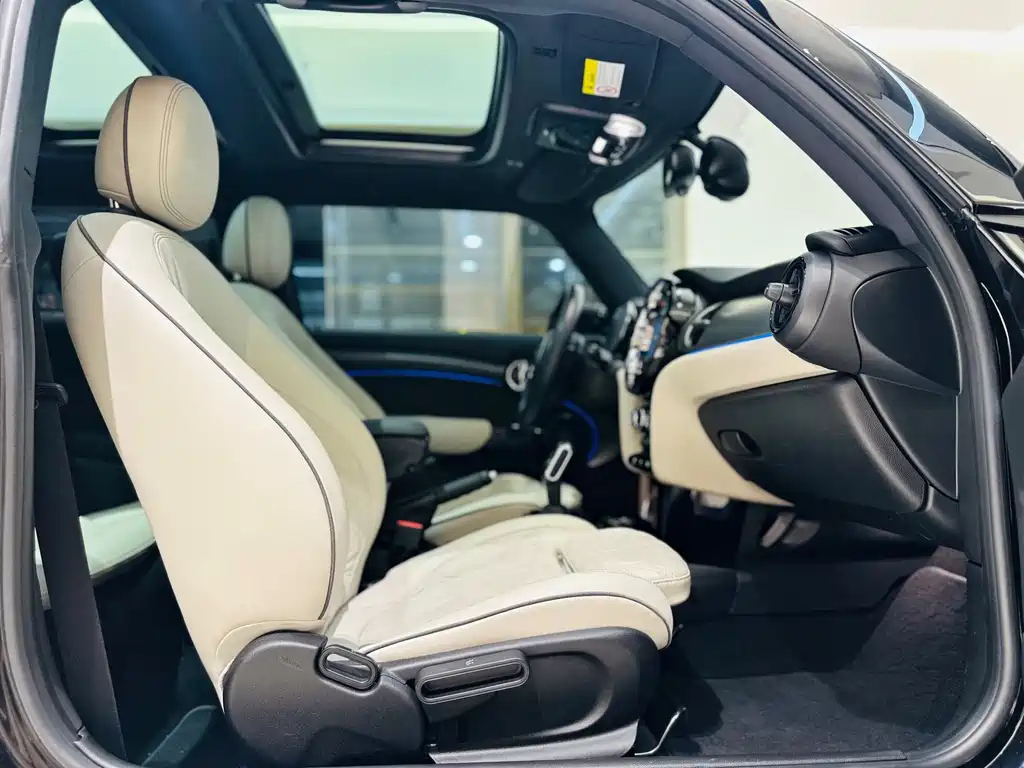 MINI JCW 2022