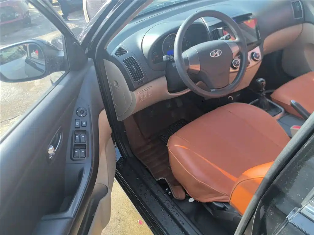 HYUNDAI CELESTA 2015