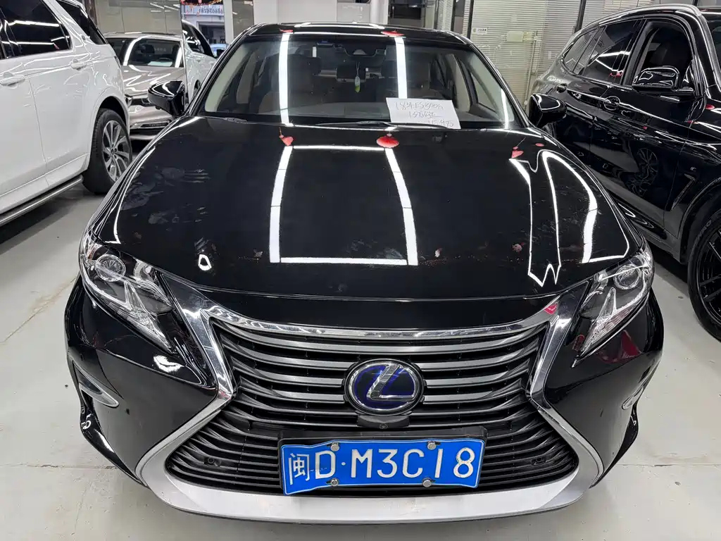 LEXUS ES 2018