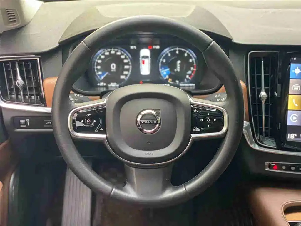 VOLVO S90 2020