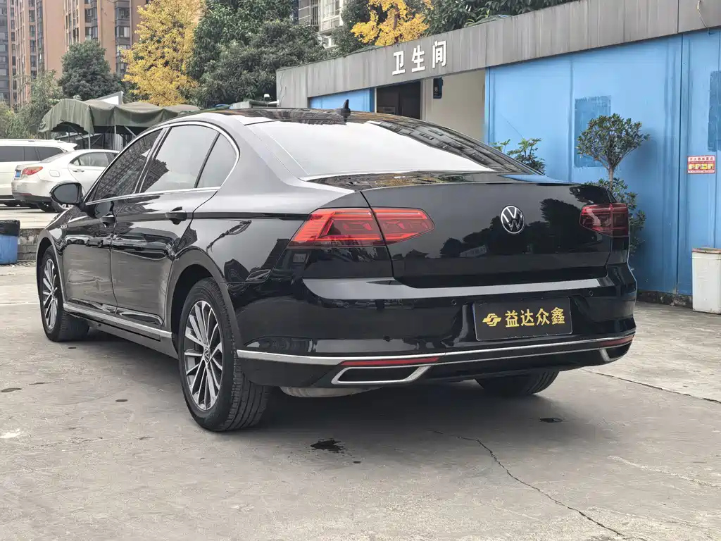 VOLKSWAGEN MAGOTAN 2020