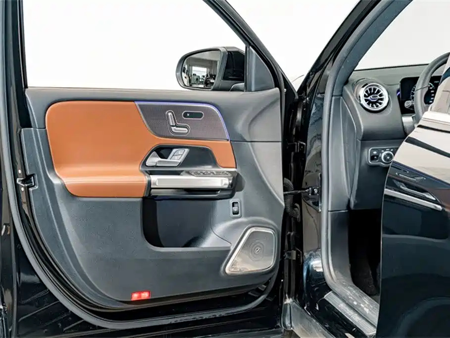 MERCEDES BENZ GLB 2023