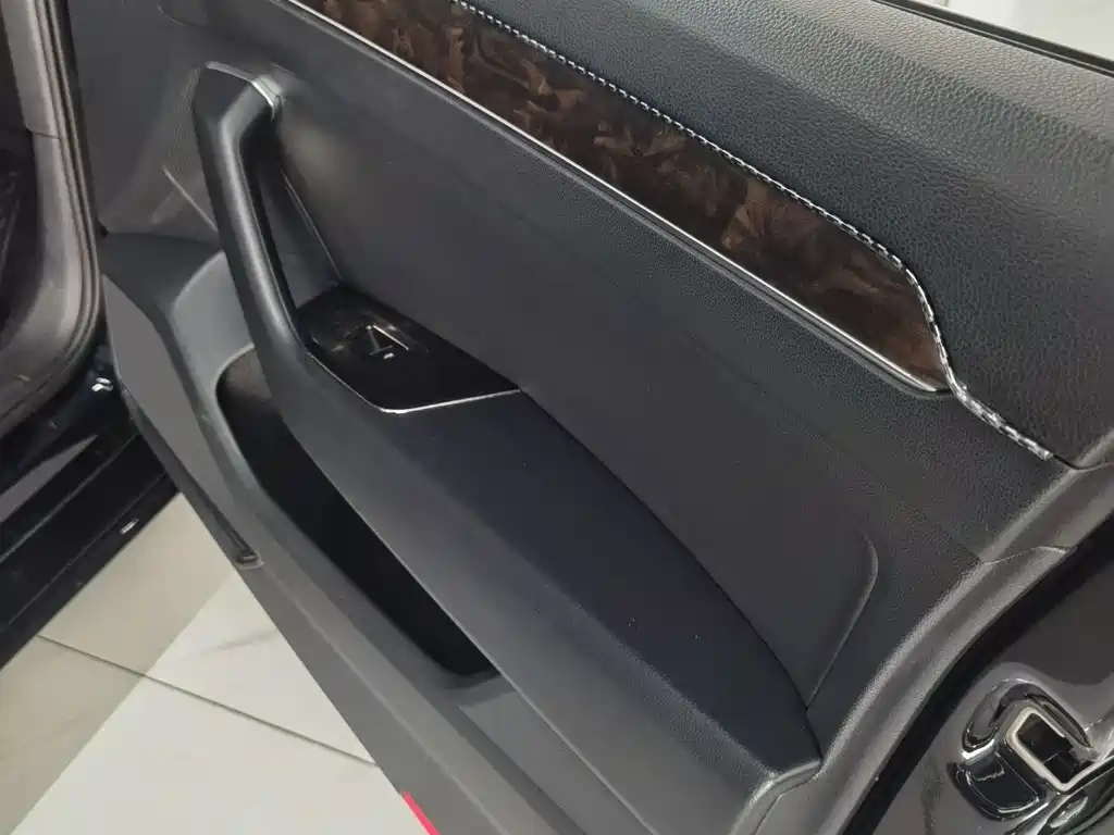 VOLKSWAGEN MAGOTAN 2018