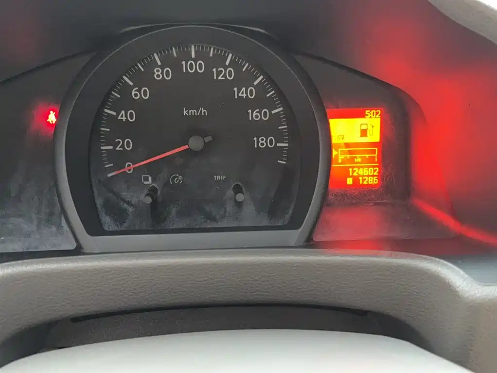 NISSAN NV200 2018