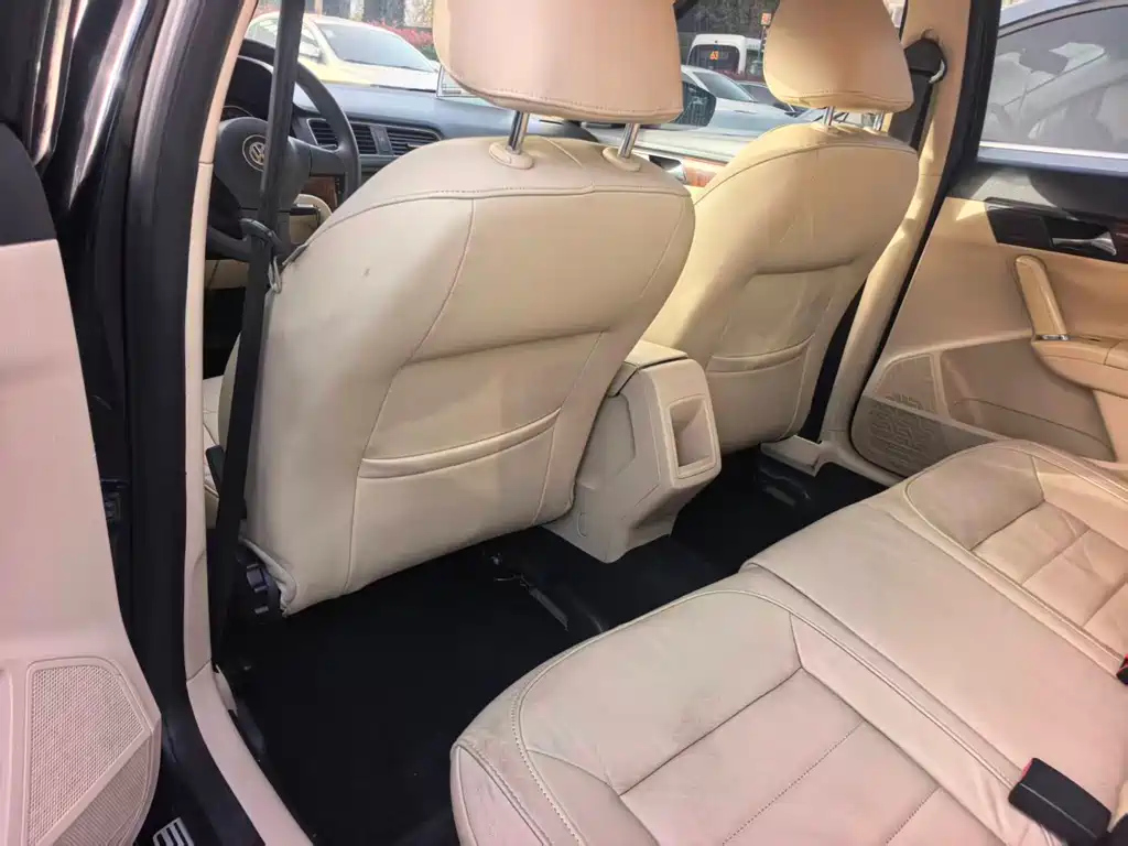 VOLKSWAGEN LAVIDA 2014