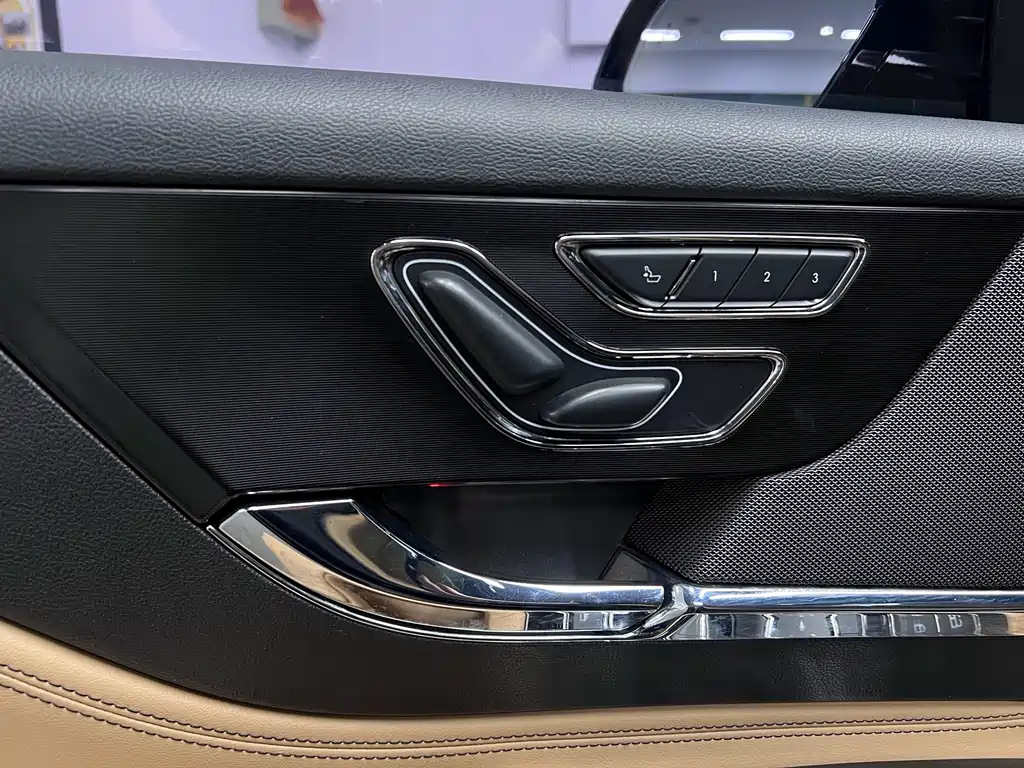 LINCOLN ADVENTURER 2021