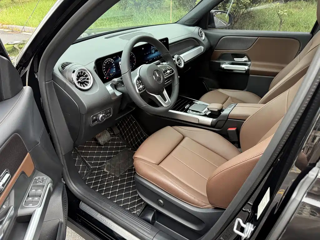 MERCEDES BENZ GLB 2023