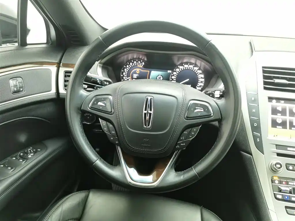 LINCOLN MKZ 2017
