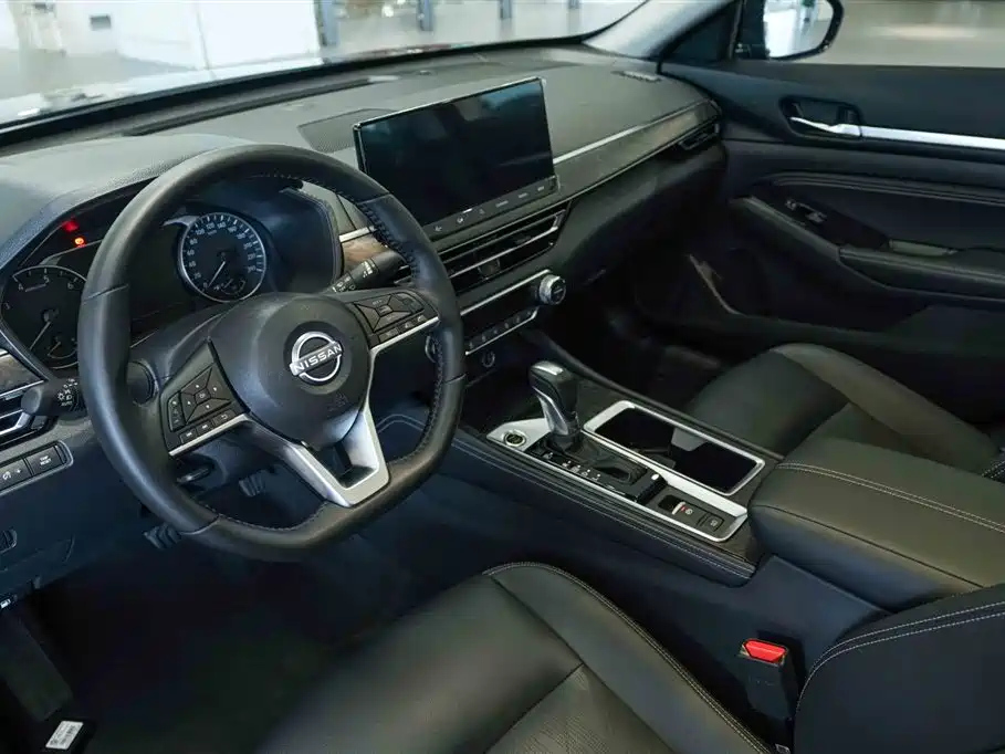 NISSAN TEANA 2024