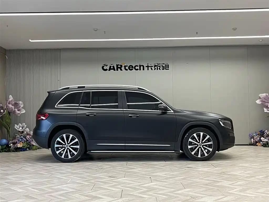 MERCEDES BENZ GLB 2024