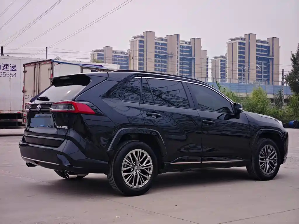 TOYOTA WILDLANDER 2025