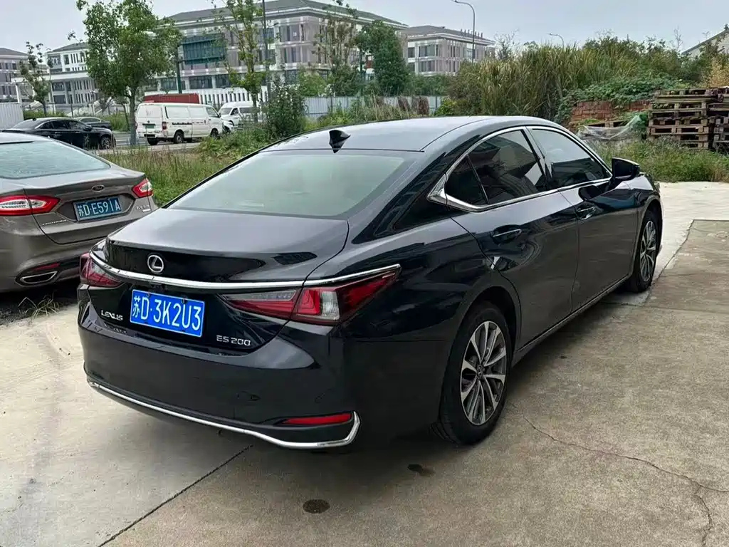 LEXUS ES 2023