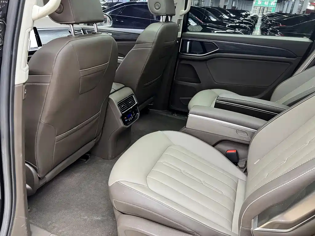 VOLKSWAGEN VILORAN 2023