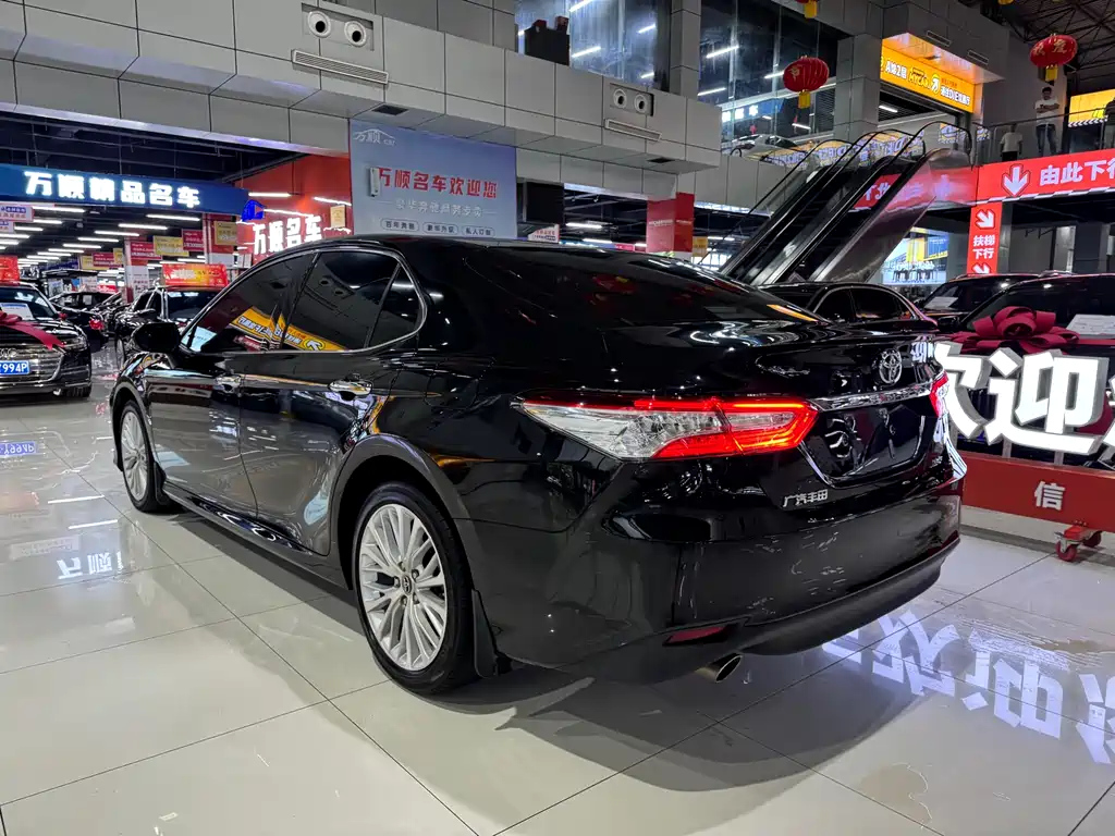 TOYOTA CAMRY 2019