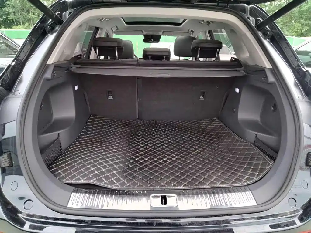 HONGQI HS5 2023