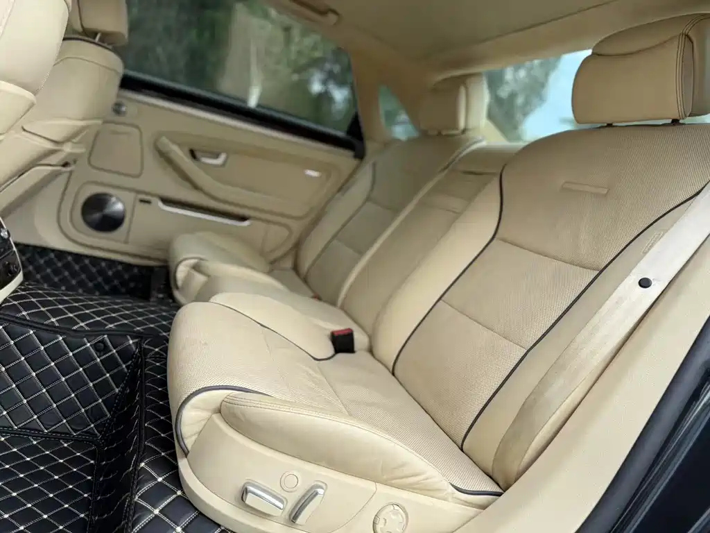AUDI A8 2011