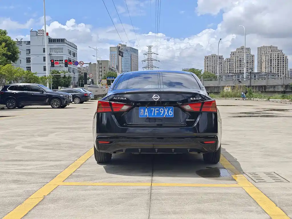 NISSAN TEANA 2022