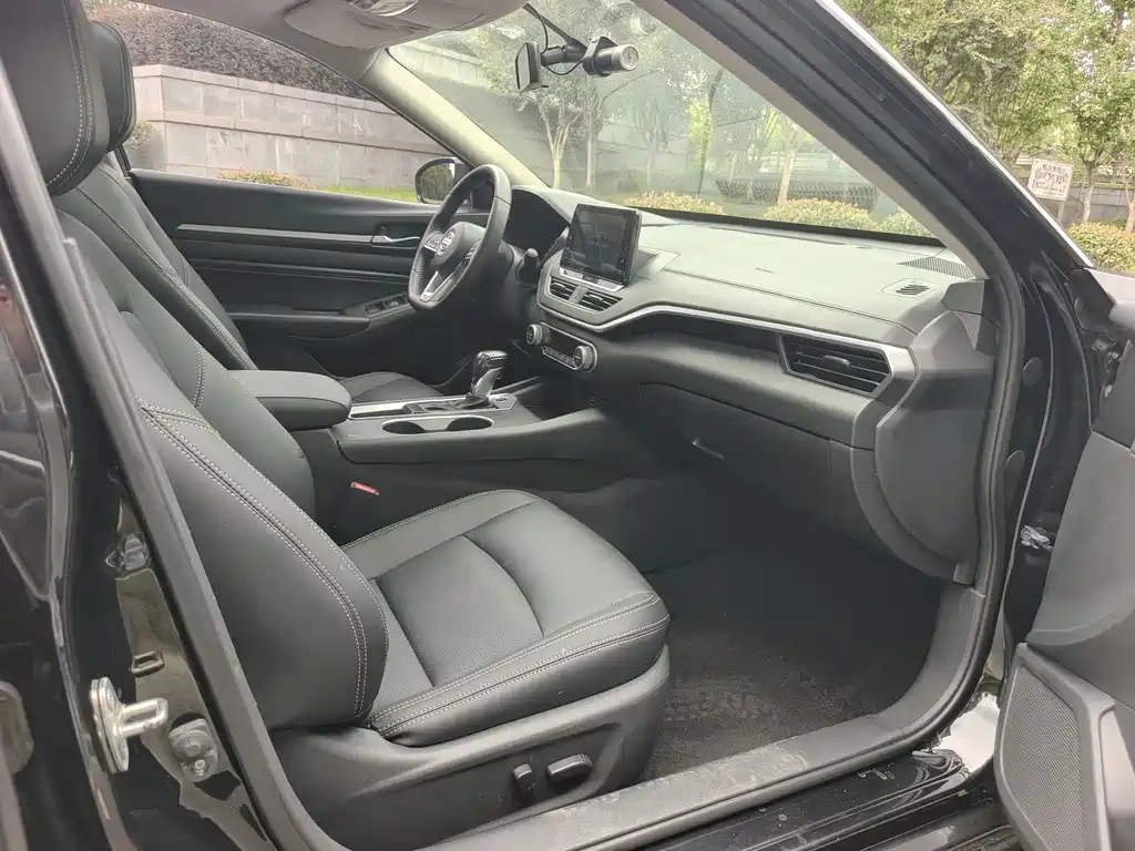 NISSAN TEANA 2020